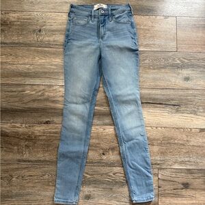 Hollister Light was skinny Jeans size 25 great condition